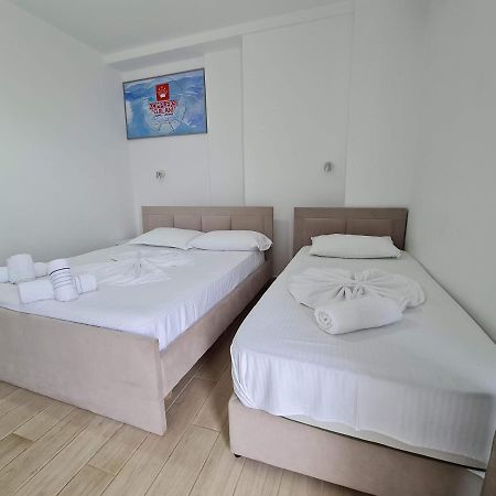 La Luna Hotel Ksamil Buitenkant foto
