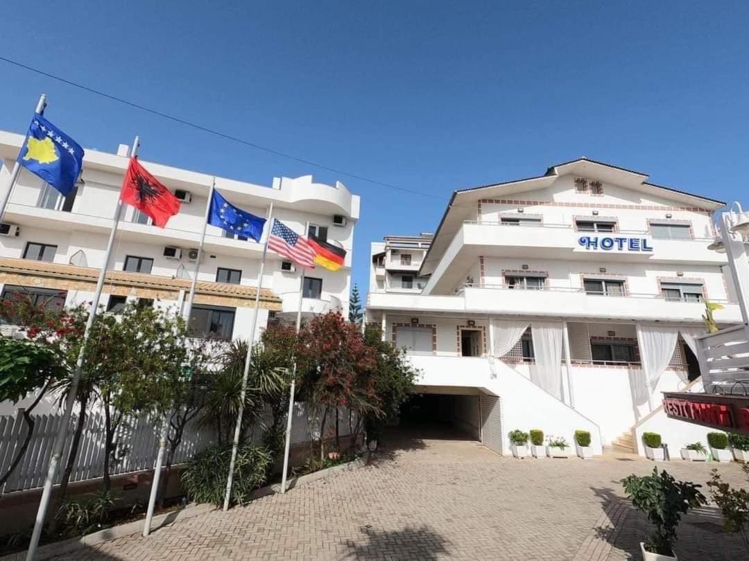 La Luna Hotel Ksamil Buitenkant foto